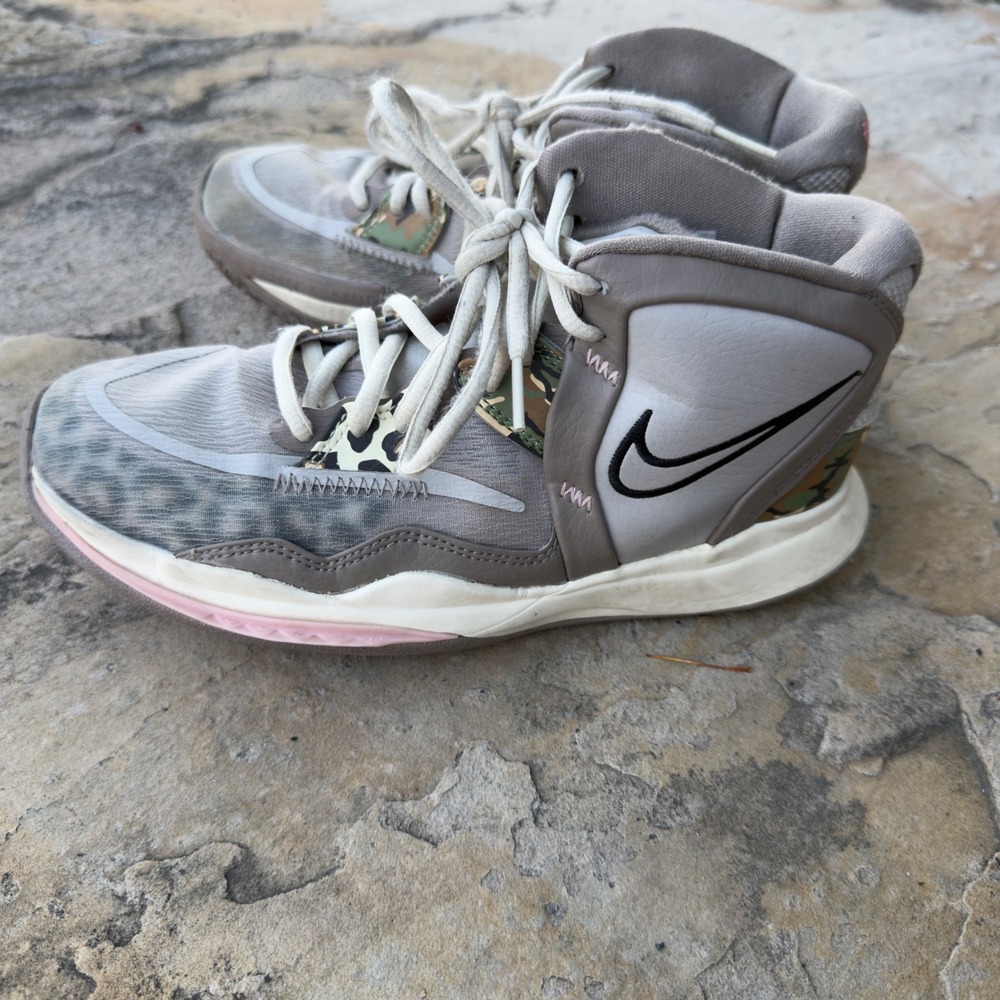 Nike Kyrie Infinity Leopard Camo Boys Size 5Y DD0334-006 - Picture 2 of 9